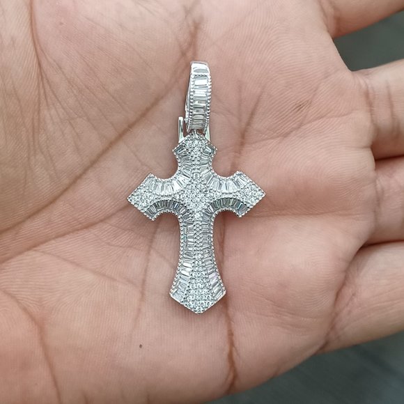 925 Sterling Silver Cross Pendant